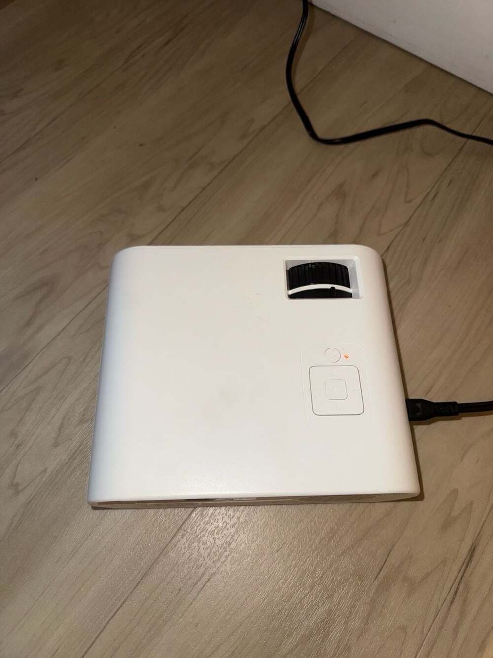 Shenzhen Qili C10 Portable LED Mini Projector 1080P Support - Picture 4 of 7